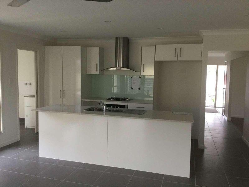 16 Korac Drive, Augustine Heights QLD 4300