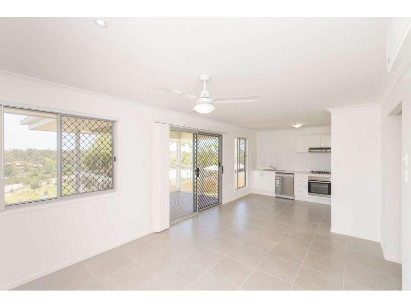 2/64 Whitmore Crescent, Goodna QLD 4300