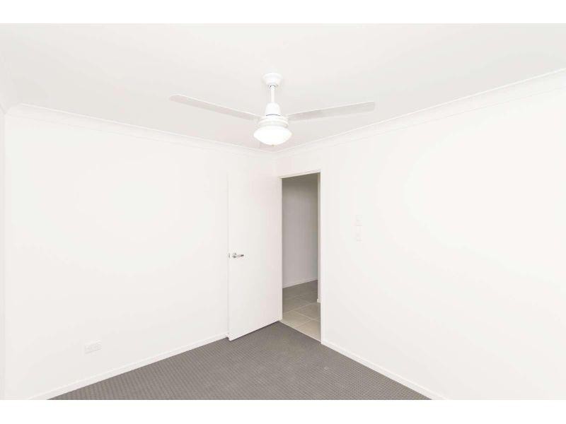2/64 Whitmore Crescent, Goodna QLD 4300