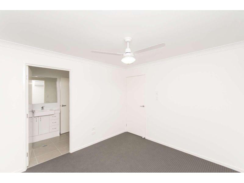 2/64 Whitmore Crescent, Goodna QLD 4300