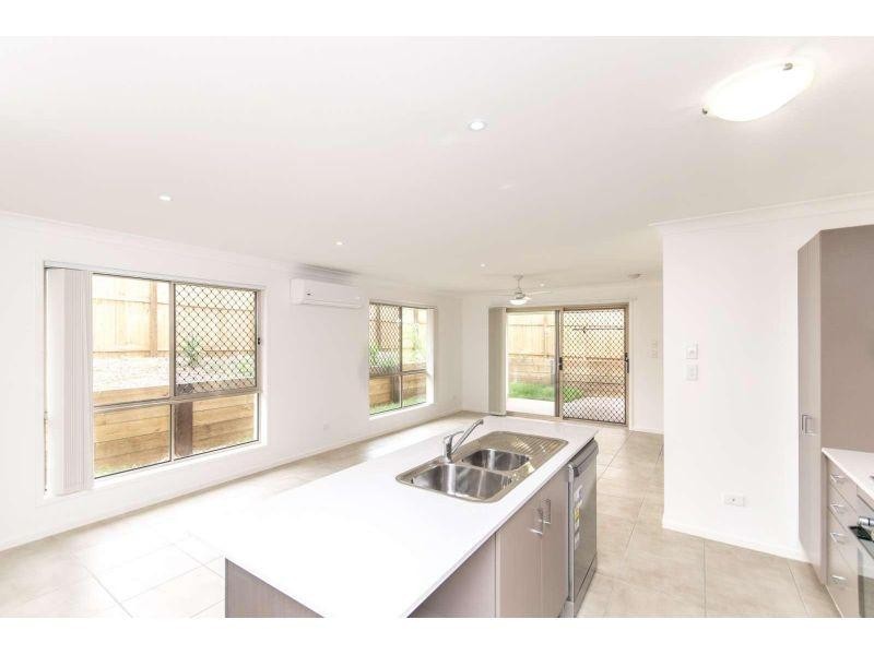 1/2 Groeschel Court, Goodna QLD 4300
