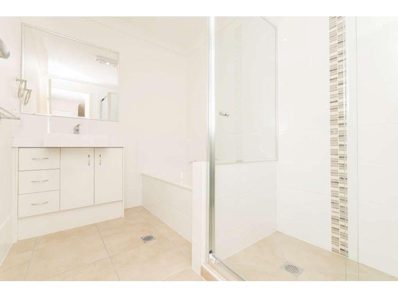 1/2 Groeschel Court, Goodna QLD 4300
