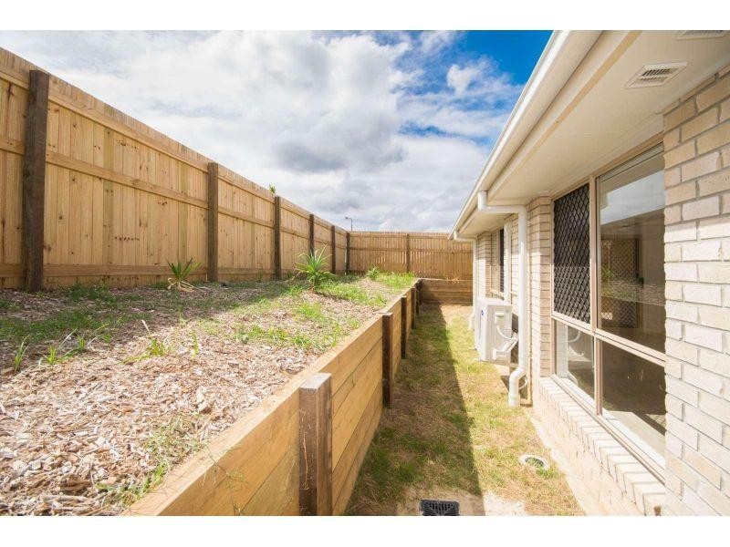 1/2 Groeschel Court, Goodna QLD 4300