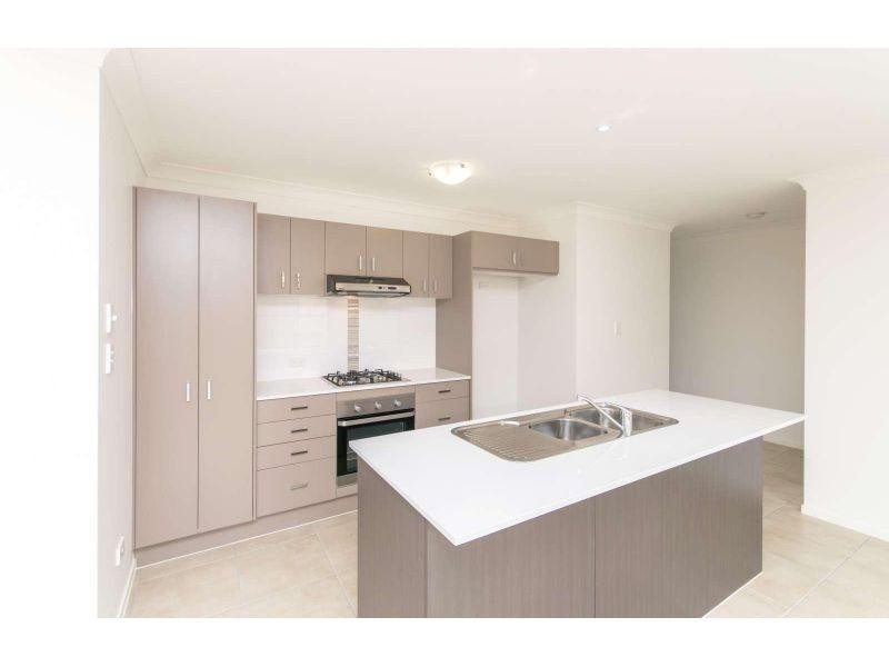1/2 Groeschel Court, Goodna QLD 4300