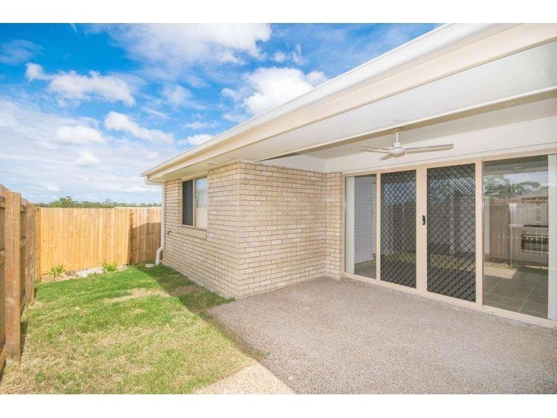 2/2 Groeschel Court, Goodna QLD 4300