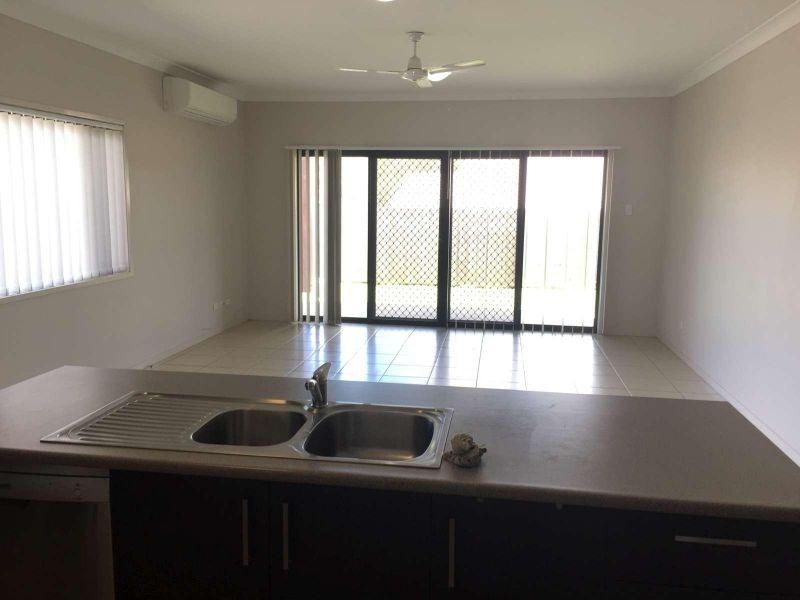 2 Erbin Lane, Augustine Heights QLD 4300