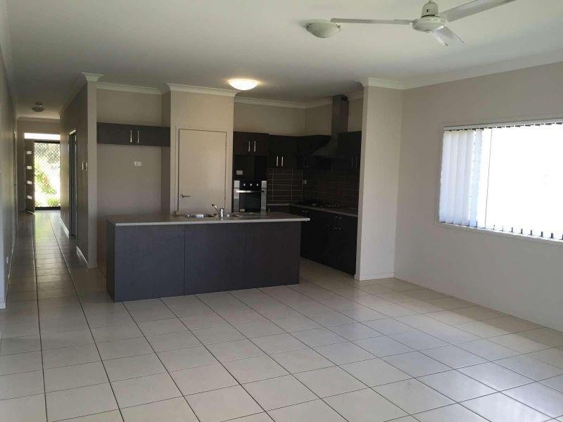 2 Erbin Lane, Augustine Heights QLD 4300