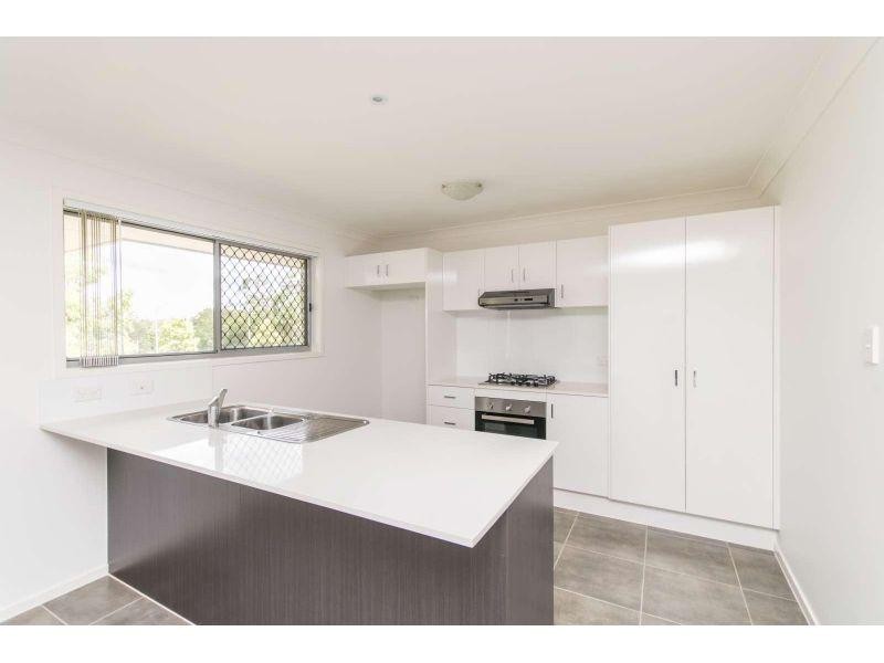 1/8 Groeschel Court, Goodna QLD 4300