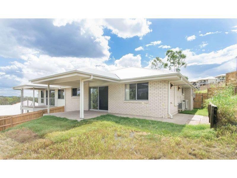 1/8 Groeschel Court, Goodna QLD 4300