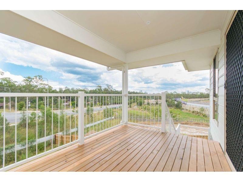 2/10 Groeschel Court, Goodna QLD 4300
