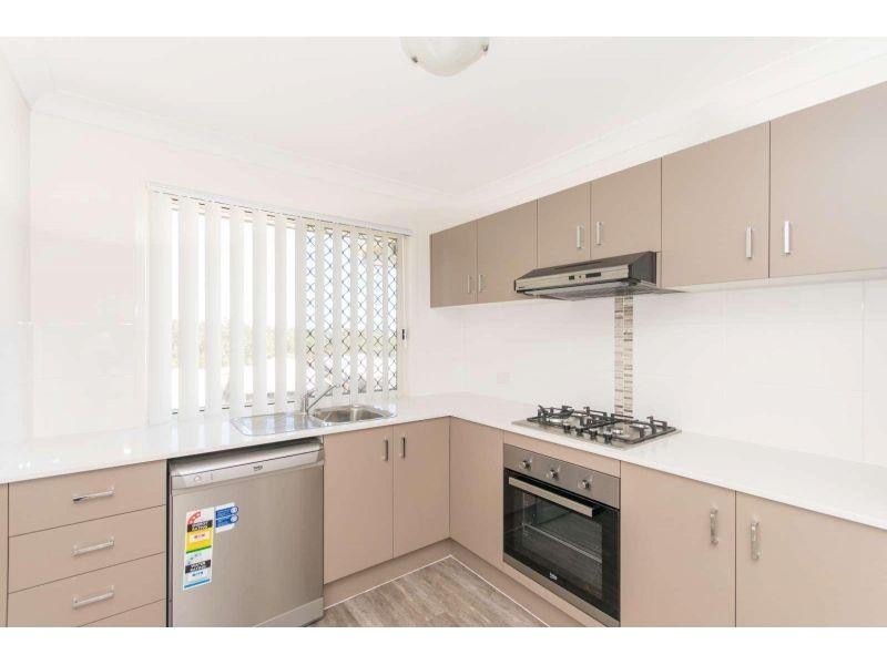 1/11 Groeschel Court, Goodna QLD 4300