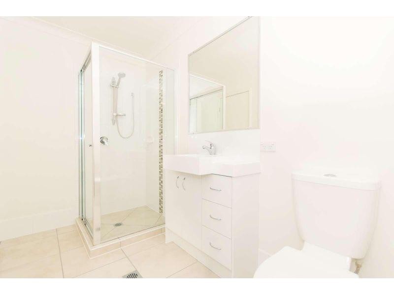 1/11 Groeschel Court, Goodna QLD 4300