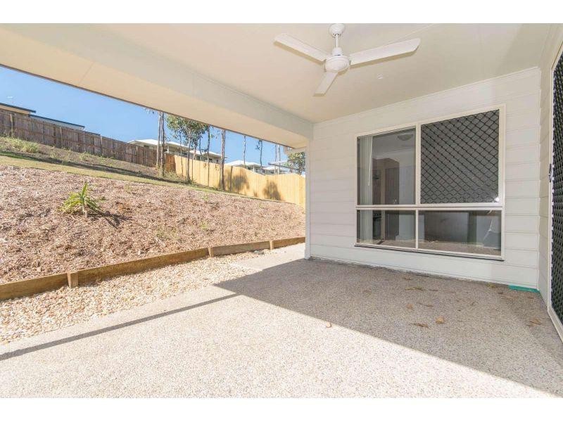 2/11 Groeschel Court, Goodna QLD 4300