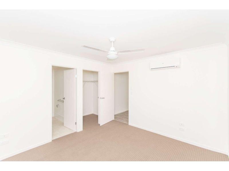 2/11 Groeschel Court, Goodna QLD 4300