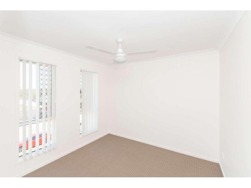 2/11 Groeschel Court, Goodna QLD 4300