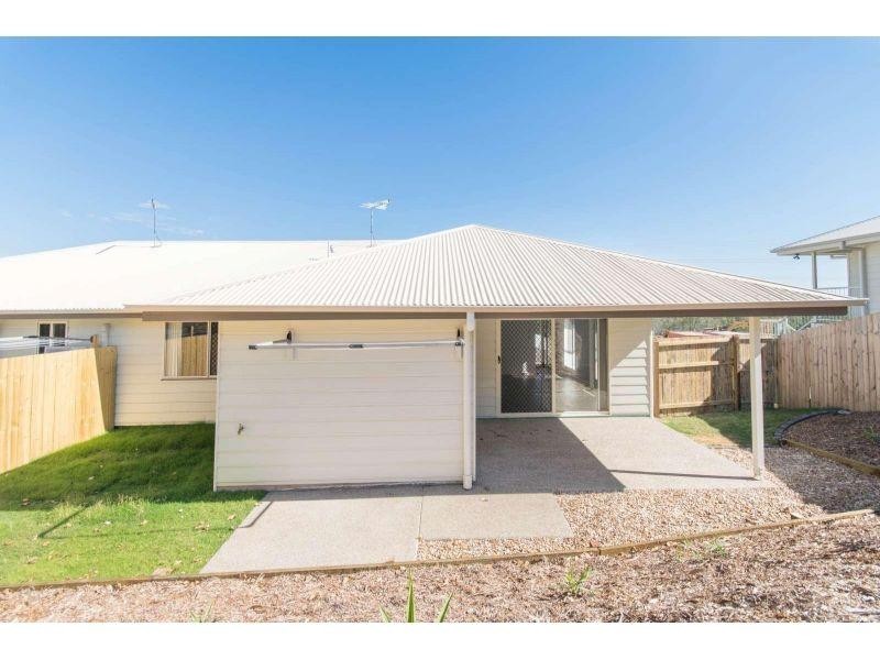 2/11 Groeschel Court, Goodna QLD 4300