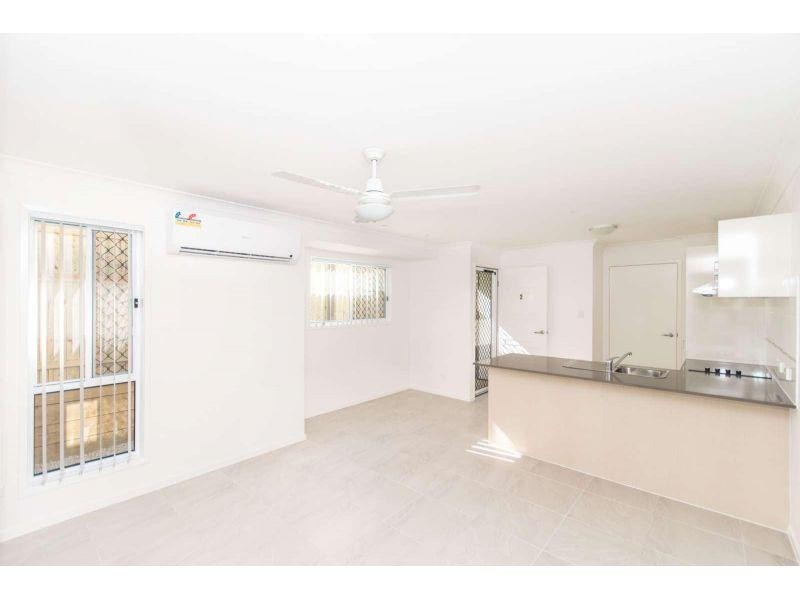 2/16 Groeschel Court, Goodna QLD 4300