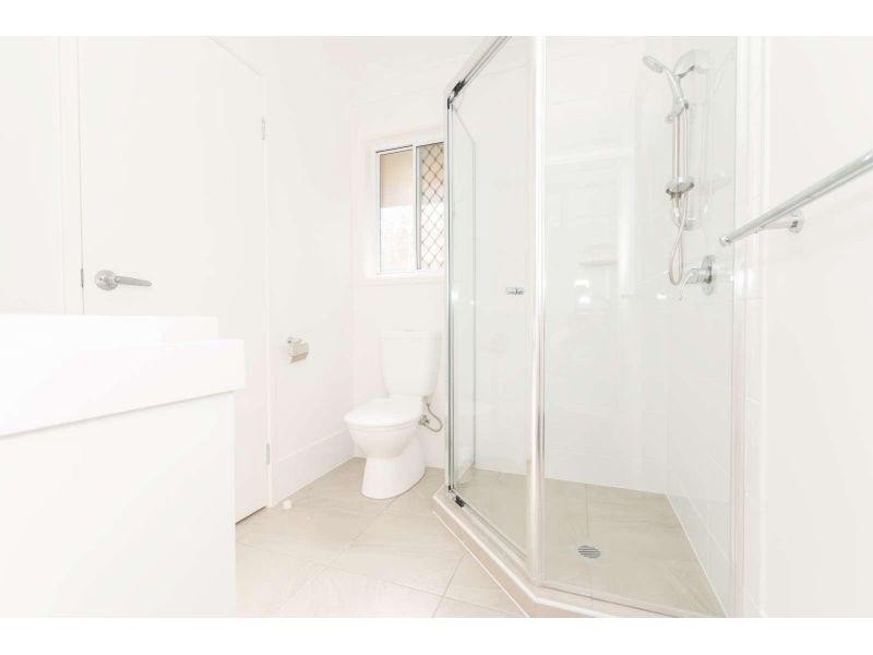 2/16 Groeschel Court, Goodna QLD 4300