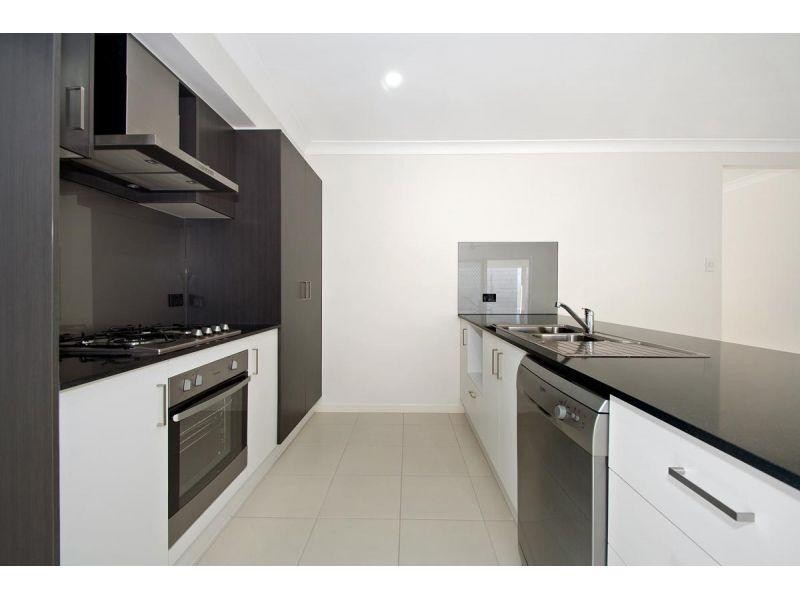 68 Landing Circuit, Springfield Lakes QLD 4300
