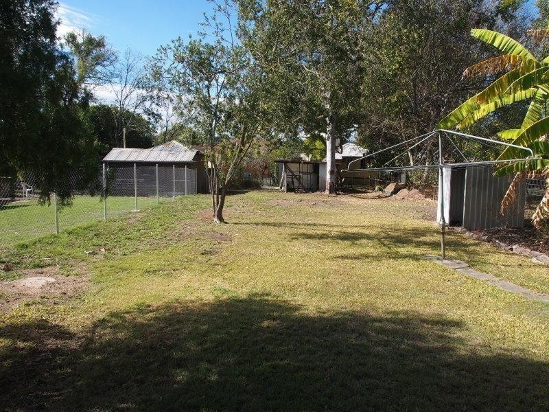 6 Walkers Lane, Booval QLD 4304