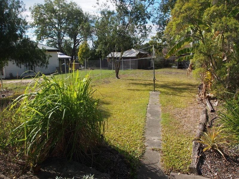 6 Walkers Lane, Booval QLD 4304