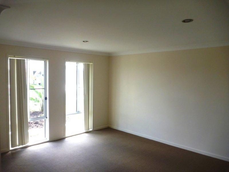 3 Pleasant Drive, Redbank Plains QLD 4301