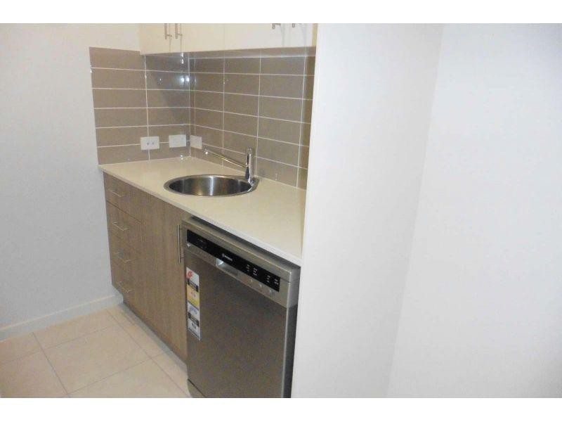 2/45 Essington Mews, Leichhardt QLD 4305