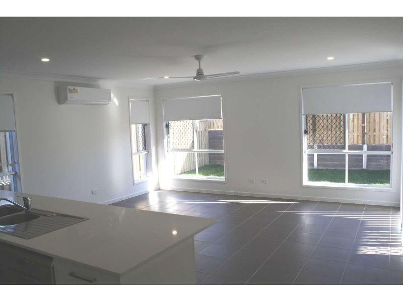 12 Meadows Circuit, Bellbird Park QLD 4300