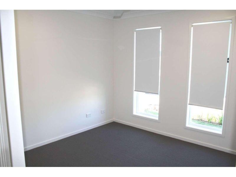 12 Meadows Circuit, Bellbird Park QLD 4300