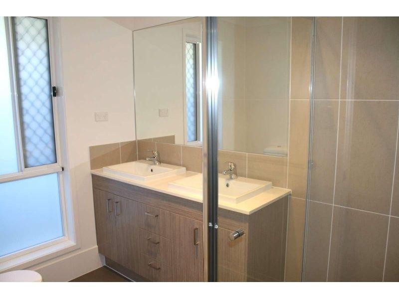 12 Meadows Circuit, Bellbird Park QLD 4300