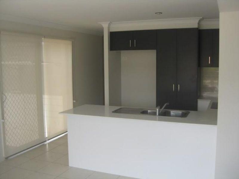 4 Chamomile Street, Springfield Lakes QLD 4300