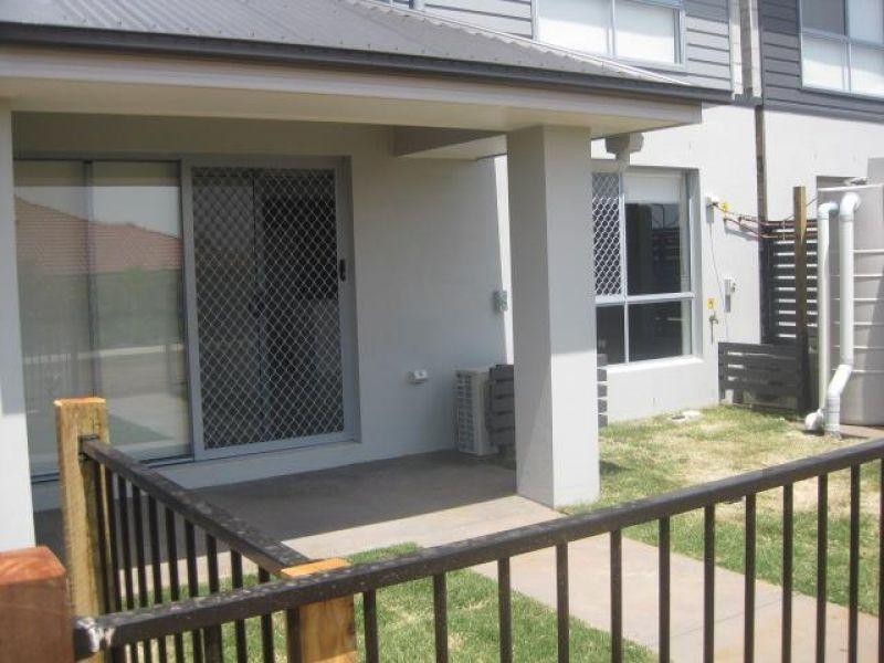 4 Chamomile Street, Springfield Lakes QLD 4300