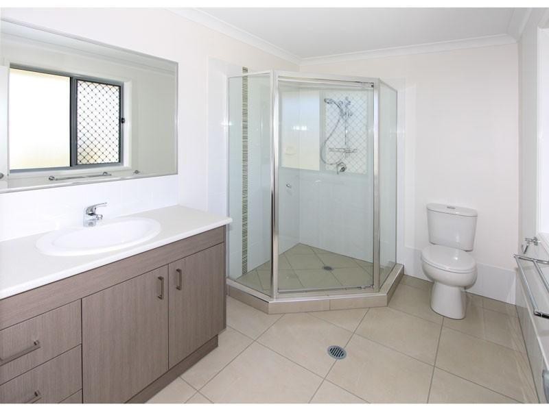 3 Fred Pham Crescent, Doolandella QLD 4077