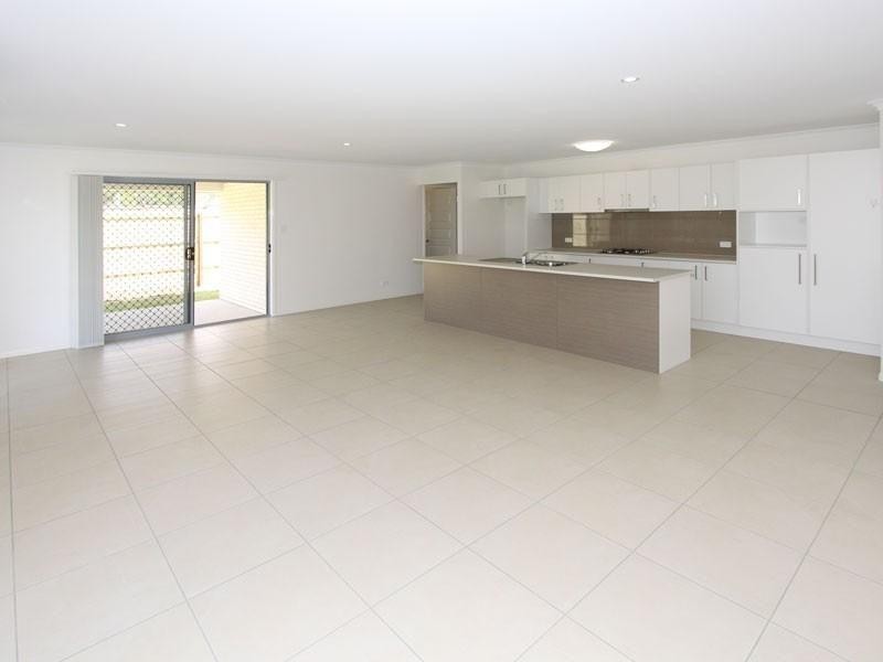 3 Fred Pham Crescent, Doolandella QLD 4077