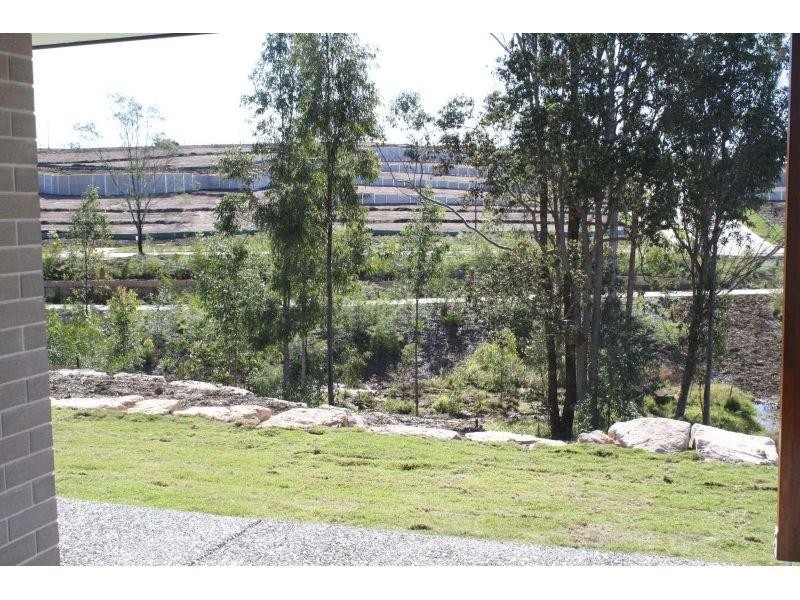 13 Dee Street, Deebing Heights QLD 4306