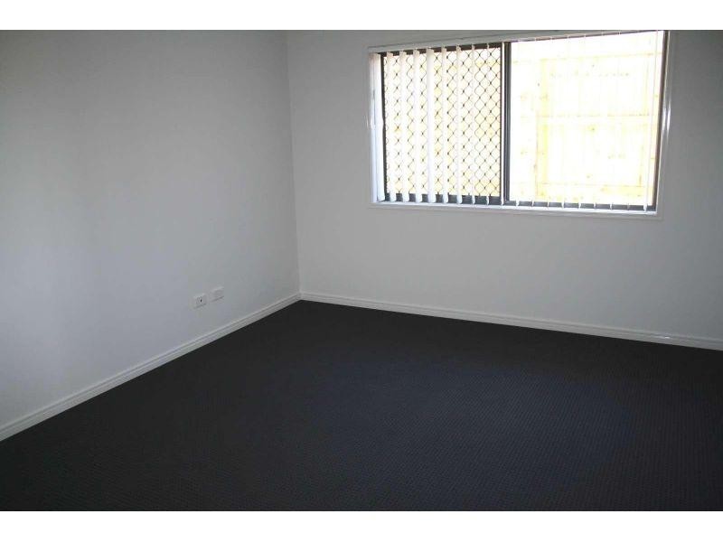 13 Dee Street, Deebing Heights QLD 4306