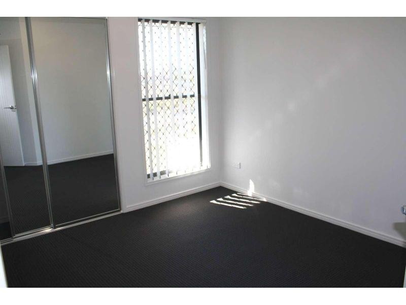 13 Dee Street, Deebing Heights QLD 4306