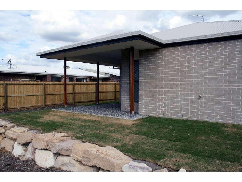 13 Dee Street, Deebing Heights QLD 4306