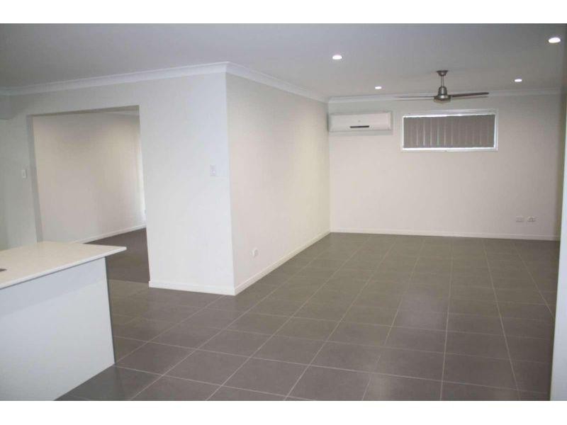 6 Jellett Drive, Deebing Heights QLD 4306