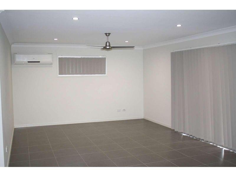 6 Jellett Drive, Deebing Heights QLD 4306