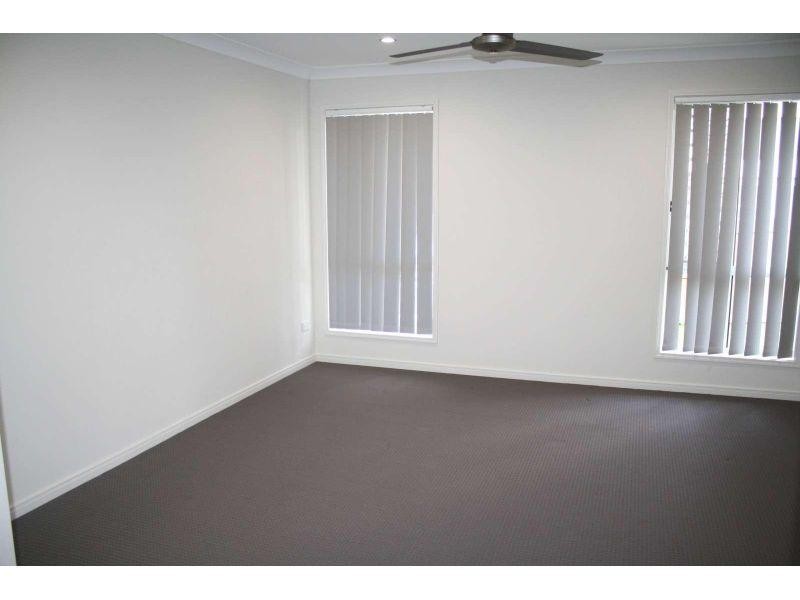 6 Jellett Drive, Deebing Heights QLD 4306