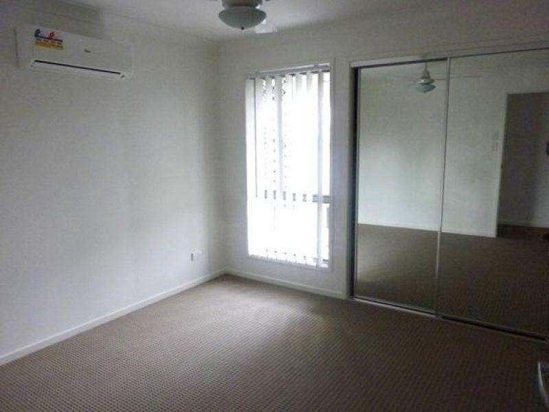 2/18 George Rant Court, Goodna QLD 4300