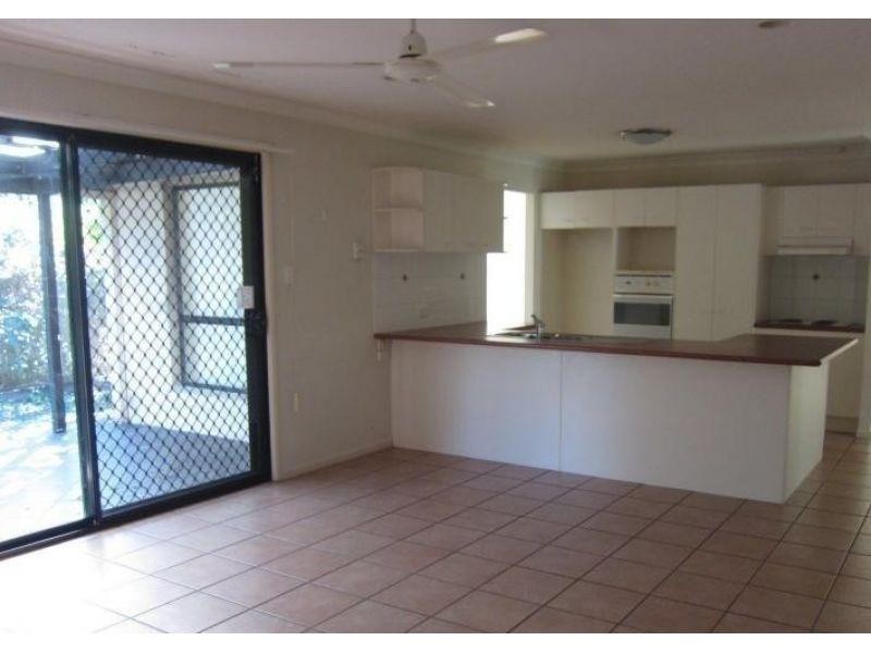 1 Derwent  Place, Riverhills QLD 4074