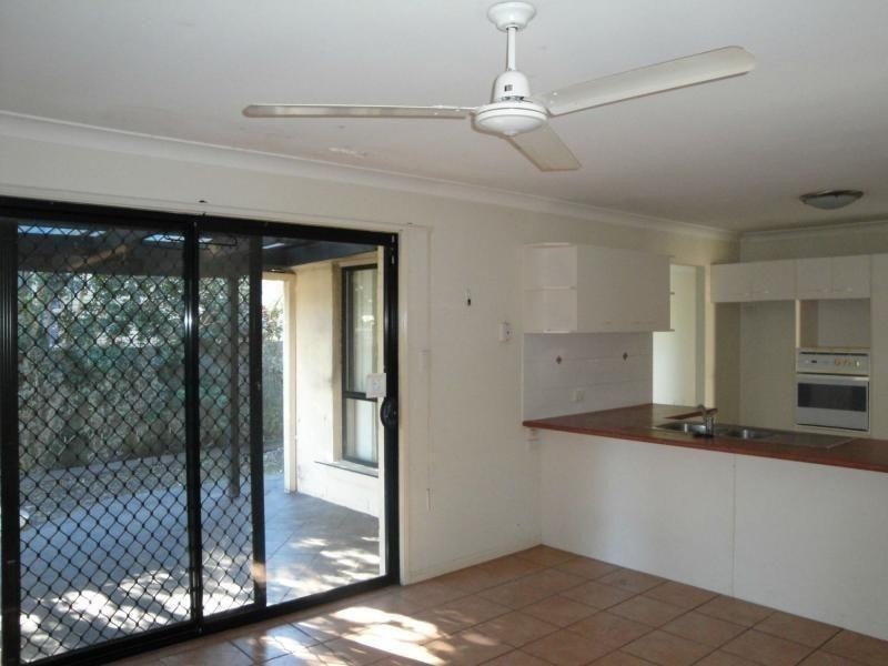 1 Derwent  Place, Riverhills QLD 4074