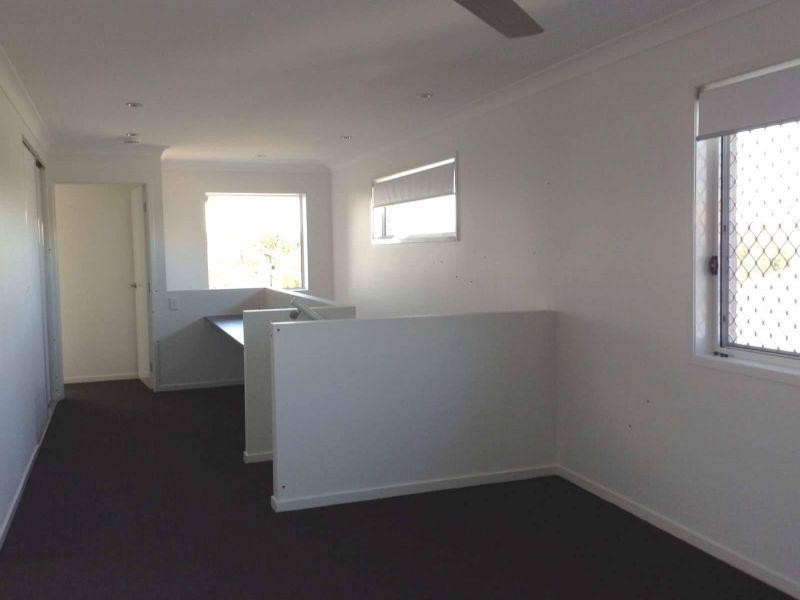 8 Mapleton Drive, North Lakes QLD 4509