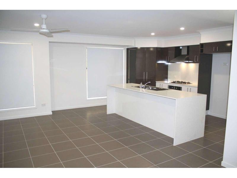 110 Meadows Circuit, Bellbird Park QLD 4300