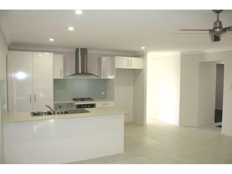 34 Bottlebrush Drive, Deebing Heights QLD 4306