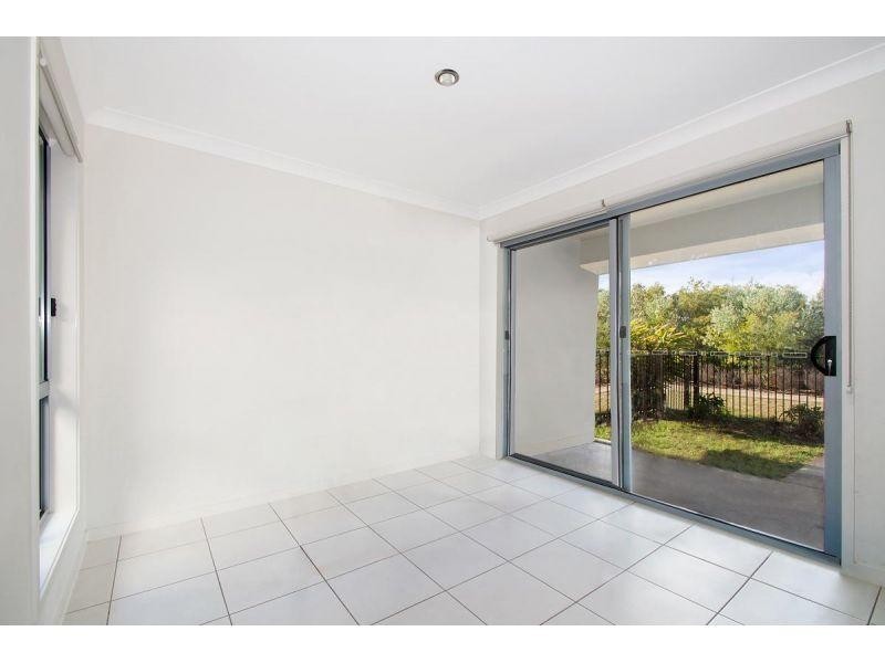 10 Chamomile St, Springfield Lakes QLD 4300