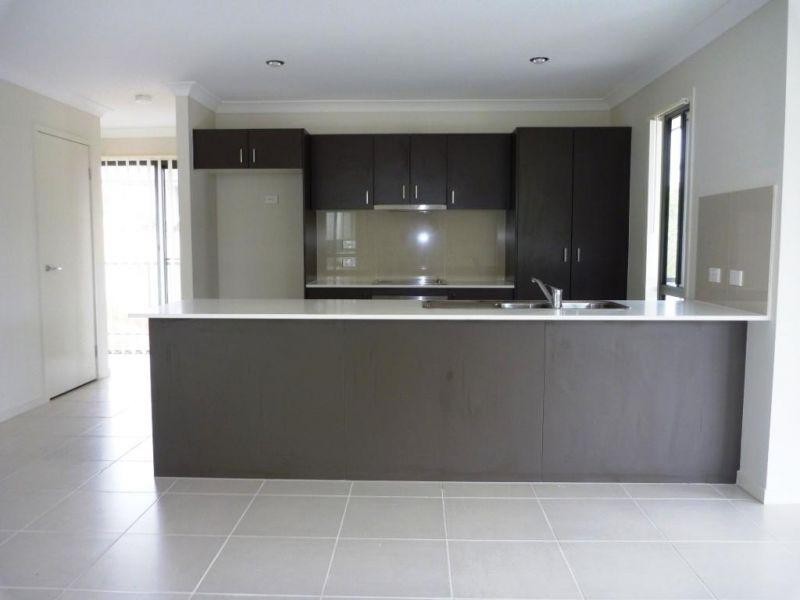 6 Darcy Lane, Springfield Lakes QLD 4300