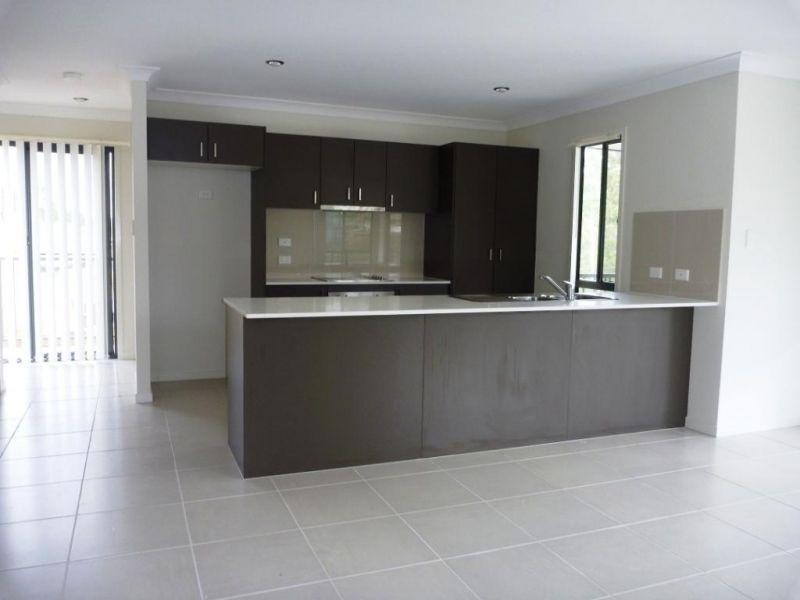 6 Darcy Lane, Springfield Lakes QLD 4300